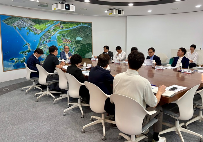 인공지능 로봇 미래첨단산업 활성화 위해 새만금 자문단 머리 맞대01.jpeg