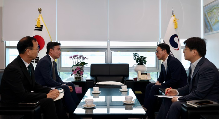 현대차그룹 투자 지원을 위해 새만금청 관세청 손 맞잡아01.jpeg