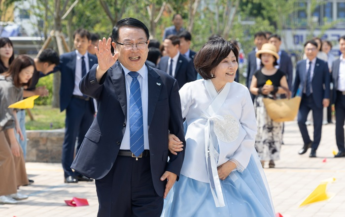 1_ 정헌율 익산시장 이임식…＂시민·공직자 덕분에 행복했다＂ 9.jpg