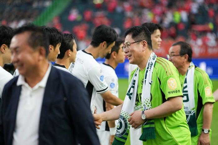 조지훈 전주시장 전주성 찾아 전북현대 승리 응원 (2).JPG
