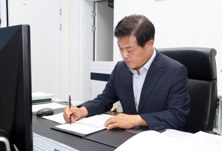 이학수 정읍시장, 당선 후 첫 결재
