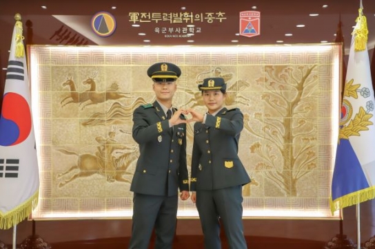 육군 훈련부사관 77명 탄생, '군인을 만드는 군인!'