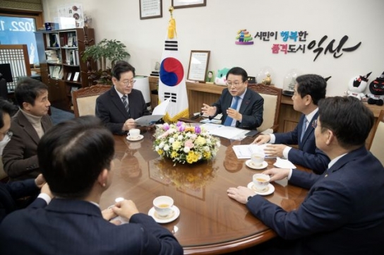 정헌율 익산시장, 민주당에 익산 핵심 현안사업 지원요청