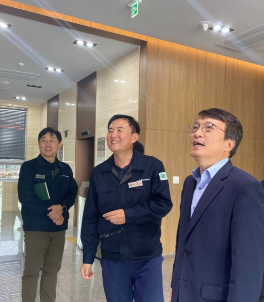 김의겸 의원, 가동중단 중인 (주)천보비엘에스 군산공장 방문