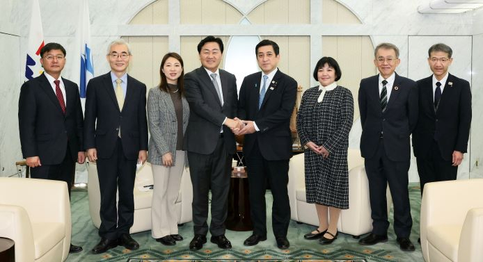 2022-12-16 가고시마현지사 간담-시오타니 코이치 가고시마현지사-3 축소.jpg